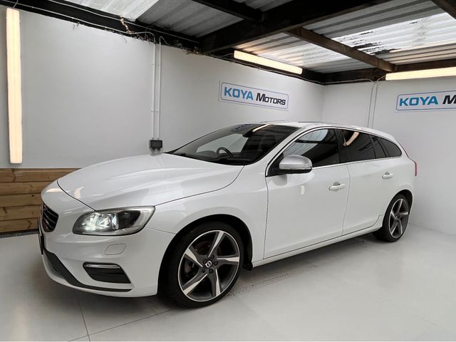 Image for 2016 Volvo V60 2.0 D4 R-DESIGN DIESEL AUTO // FULL LEATHER ELECTRIC SEATS // REVERSING CAMERA // CRUISE CONTROL // LANE ASSIST // COLLISION WARNING SYSTEM // TOP SPEC // UPGRADED ALLOYS