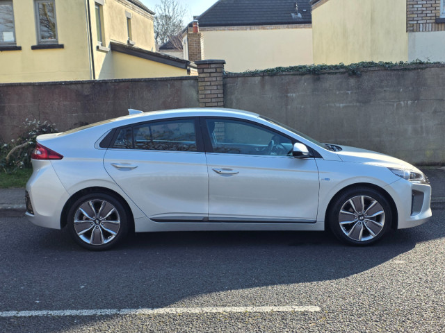 Image for 2017 Hyundai Ioniq HEV 5DR Auto