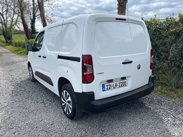 Image for 2022 Vauxhall Combo Combo Dynamic 2000 100PS 5DR