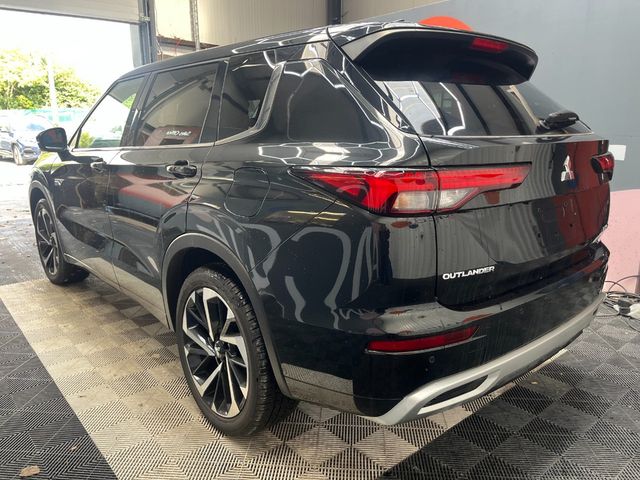 Image for 2024 Mitsubishi Outlander 2024 MITSUBISHI OUTLANDER PHEV P 4WD 2.4 AUTOMATIC 7KS KM / CRUISE CONTROL / PARKING CAMERA / ELECTRIC MEMORY & HEATED SEATS / PADDLE SHIFTERS / HEATED STEERING WHEEL / 7 SEATS OPTION AND MOR