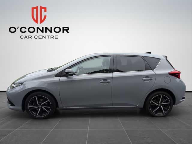 Image for 2018 Toyota Auris “Stylish Enough for the Weekend, Sensible Enough for Monday.”