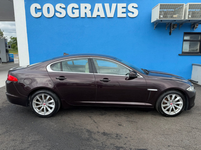 Image for 2015 Jaguar XF 2.2 D Premium Luxury 4DR Auto * FULL LEATHER / HEATED SEATS * 