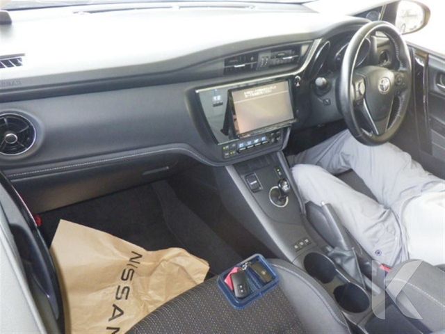 Image for 2016 Toyota Auris BRICK LANE EDITION - HALF BLACK LEATHER - FACTORY ALLOYS - REVERSE CAMERA - 2 TONE