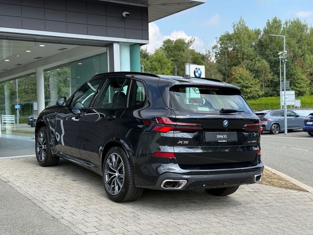 Image for 2026 BMW X5 xDrive50e M Sport