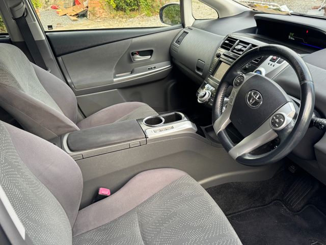 Image for 2014 Toyota Prius 1 Owner 7 Seater