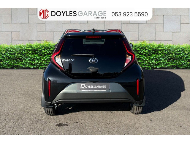 Image for 2022 Toyota Aygo 1.0 VVT-i x-play Smartphone