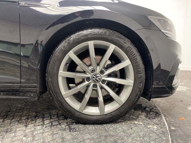 Image for 2023 Volkswagen Passat Passat Estate 2.0 TDI 150HP R-Line