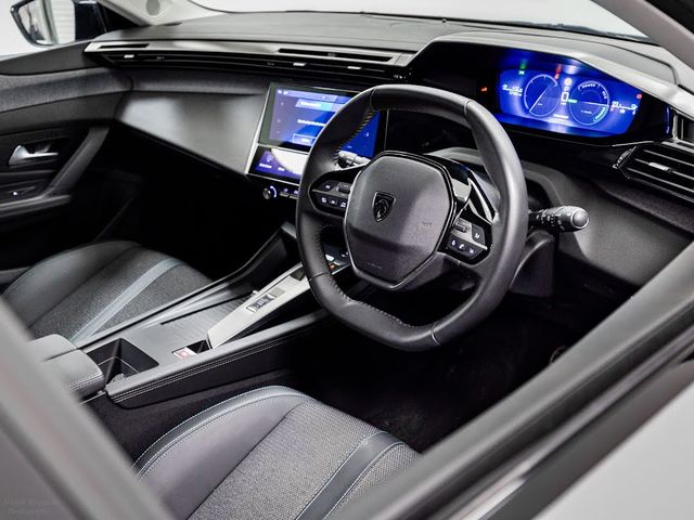 Image for 2024 Peugeot 308 E-Allure 54kWh Auto 155HP
