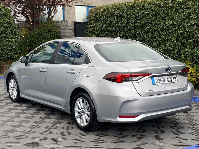 Image for 2023 Toyota Corolla LUNA 1.8 HYBRID // APPLE CARPLAY/ANDROID AUTO // REVERSE CAMERA // DIGITAL CLUSTER