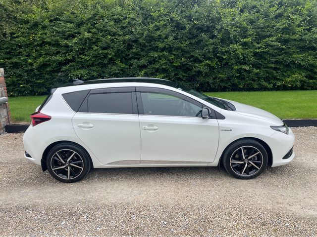 Image for 2017 Toyota Auris HYBRID LUNA SPORT AUTO 5 DOOR