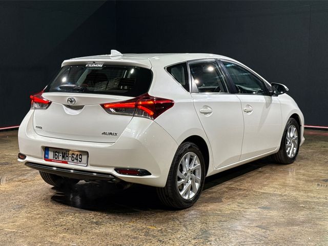 Image for 2016 Toyota Auris MANUAL 1.2T - REVERSE CAMERA - CRUISE CONTROL - A/C HEATING CONTROLS