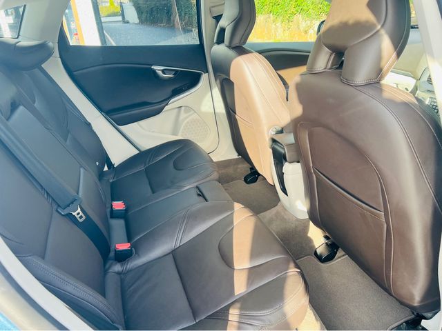 Image for 2015 Volvo V40 BLUETOOTH // FULL LEATHER // REVERSE CAM