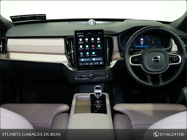 Image for 2025 Volvo XC90 ULTRA DARK PHEV XC90 T8 7 SEATS, ONYX BLACK METALLIC WITH CARDAMOM LEATHER, 21” DIAMOND CUT ALLOYS, AIR SUSPENSION, BOWERS AND WILKINS 