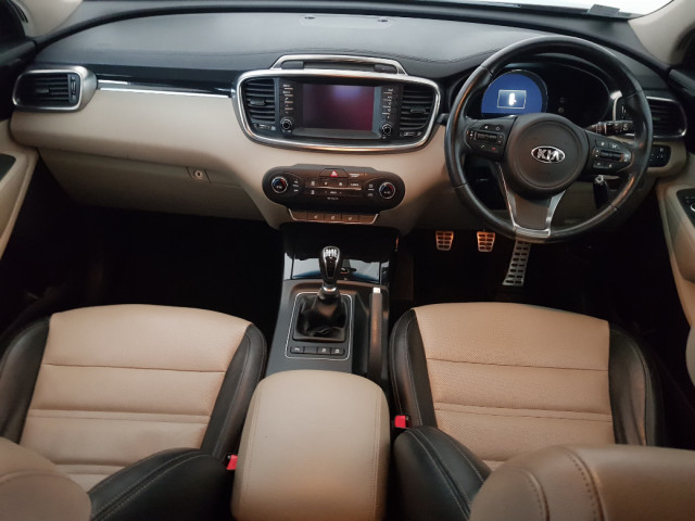 Image for 2017 Kia Sorento Platinum 4X2 5DR