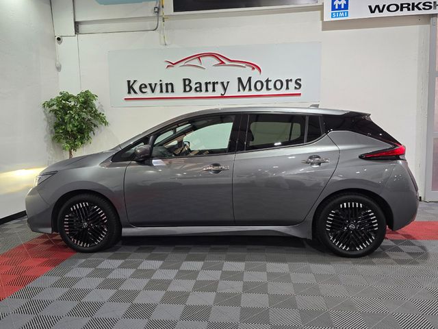 Image for 2024 Nissan Leaf EV TEKNA (40KW BATTERY) AUTOMATIC **TOP SPEC / APPLE CARPLAY / BLIND SPOT ASSIST / BOSE PREMIUM SOUND / HEATED F&R SEATS / HEATED STEERING WHEEL / SAT NAV / 360 DEGREE PARKING CAMERA**