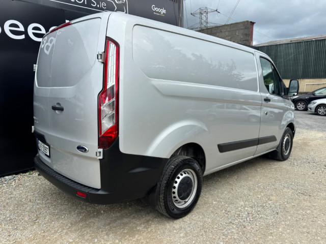 Image for 2021 Ford Transit Custom 2.0 TDCI 105 PS SWB VAN // PRICE EXCL. VAT // 04/26 CVRT // ONE OWNER // DOCUMENTED SERVICE HISTORY // 