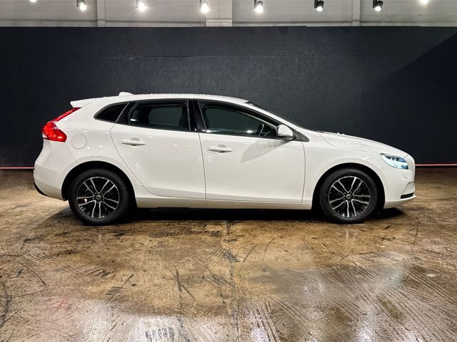 Image for 2019 Volvo V40 T2 KENETIC - FACTORY ALLOYS - REVERSE CAMERA/PARKING RADAR