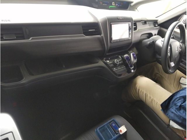 Image for 2017 Honda Freed 1.5 Petrol Hybrid Auto