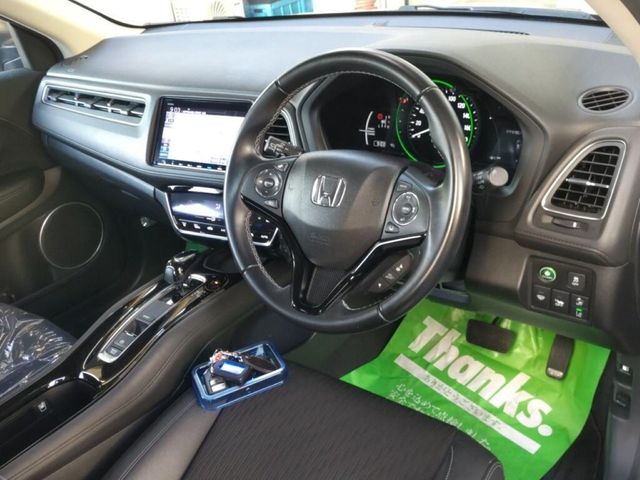 Image for 2018 Honda Vezel 1.5 HYBRID AUTOMATIC - BLACK HALF LEATHER SEATS - 17'' FACTORY ALLOYS - HEATED SEATS