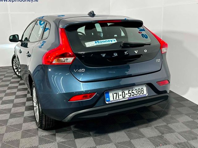 Image for 2017 Volvo V40 T2 (122hp) Momentum Edition