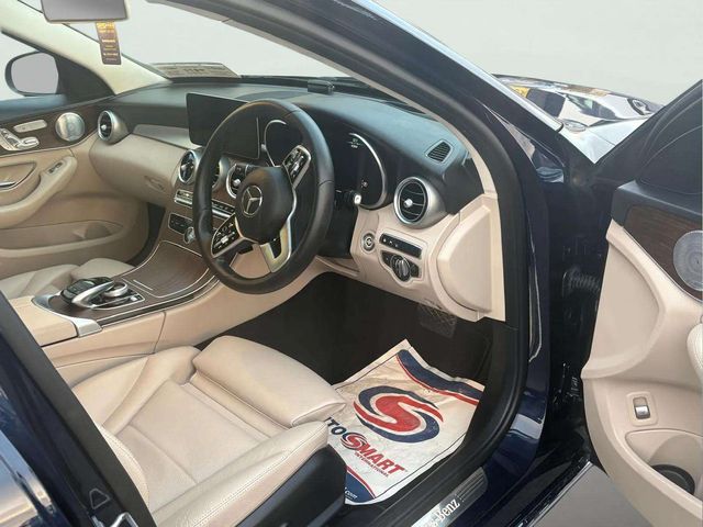 Image for 2019 Mercedes-Benz C Class Avantgarde Leather Exclusive Package Automatic, Reversing camera