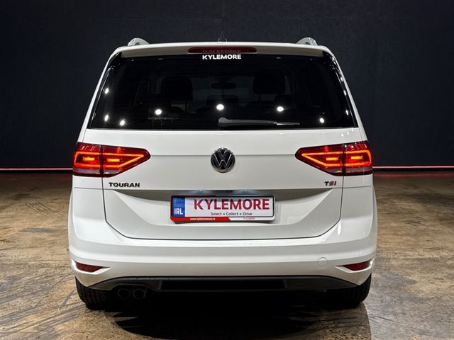 Image for 2017 Volkswagen Touran 1.4 AUTOMATIC TSI - 7-SEATER - UPGRADED ALLOY WHEELS - CRUISE CONTROL - REVERSE CAMERA - HEATED SEATS FRONT AND REAR - ELECTRIC WINDOWS 