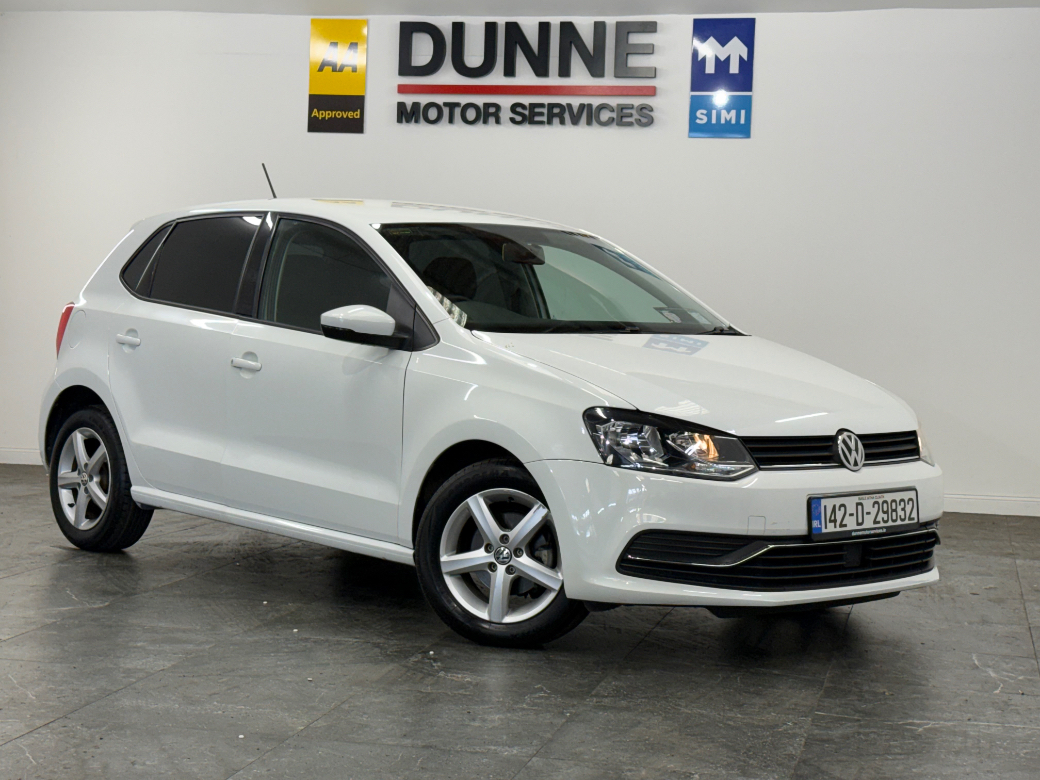 Image for 2014 Volkswagen Polo **BLUE MOTION MODEL **2 KEYS **TOUCHSCREEN BLUETOOTH RADIO **DSG GEARBOX **SAT NAV **POWER FOLD MIRRORS **BLACK FABRIC SEATS **AUTO START STOP **DAYTIME RUNNING LIGHTS **FOG LIGHTS **ELECTRIC WINDOWS 