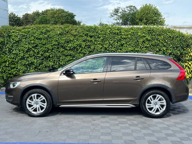 Image for 2018 Volvo V60 CROSS COUNTRY D4 CLASSIC 2.0 D AUTO // SERVICE HISTORY // LEATHER HEATED SEATS // REVERSE CAMERA