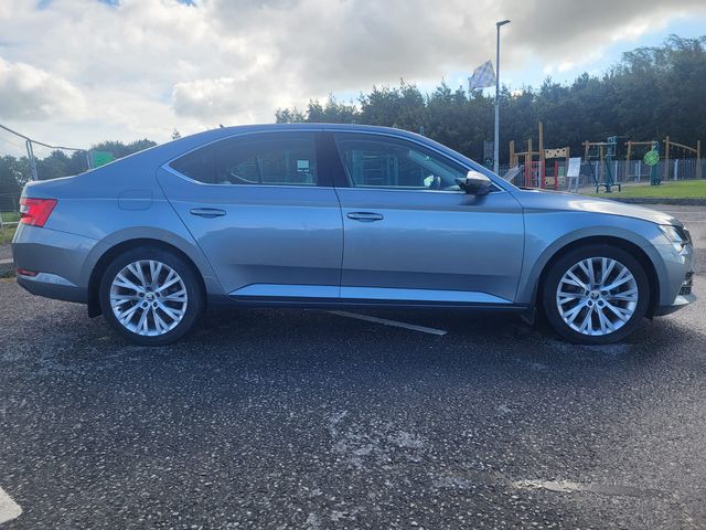 Image for 2021 Skoda Superb 