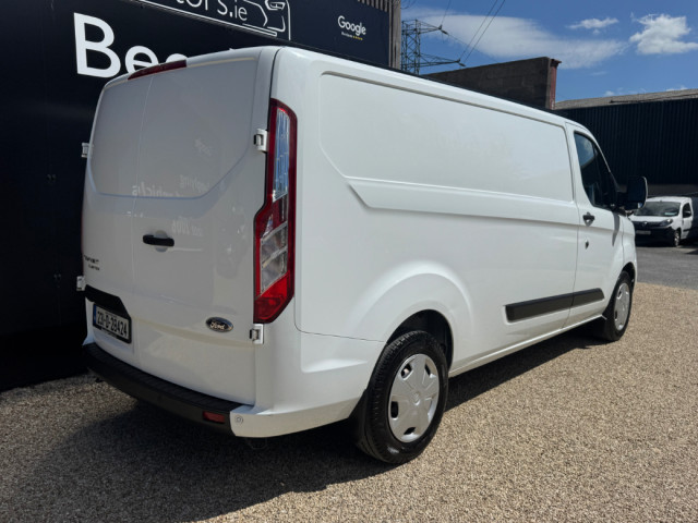 Image for 2023 Ford Transit Custom AUTOMATIC 2.0 TDCI 130PS TREND LWB // PRICE EXCL. VAT // ONE OWNER // FULL SERVICE HISTORY // 03/27 CVRT // AIR CON, CRUISE AND PARKING SENSORS // 