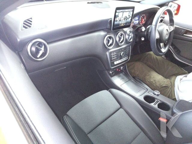 Image for 2017 Mercedes-Benz A Class 1.6 AUTOMATIC - FACTORY ALLOYS - HALF LEATHER - REVERSE CAMERA