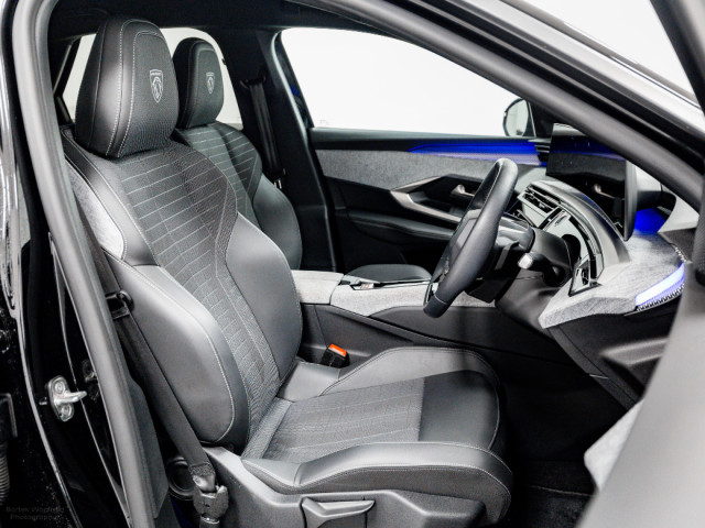 Image for 2027 Peugeot 3008 E-GT 73kWh 210HP