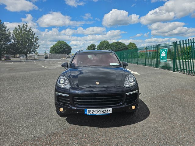 Image for 2016 Porsche Cayenne PETROL/PLUG-IN HYBRID, OPENING PAN ROOF, SERVICE HISTORY, LOW MILEAGE, NATIONWIDE WARRANTY, 5 STAR REVIEWS