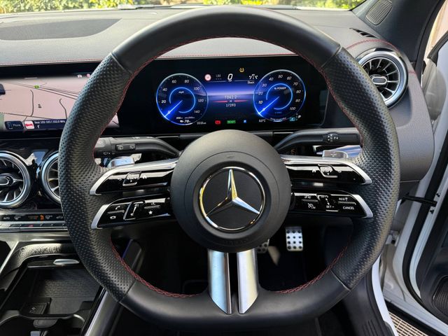 Image for 2025 Mercedes-Benz EQA EQA250+ AMG-LINE PREMIUM // FULL SERVICE HISTORY // APPLE CARPLAY/ANDROID AUTO // REVERSE CAMERA