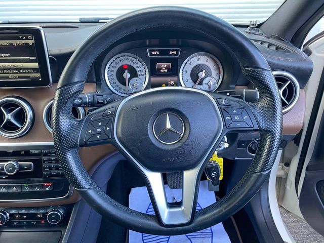 Image for 2015 Mercedes-Benz A Class A180 EXCLUSIVE 1.6 AUTO ** HUGE SPEC ** // PANORAMIC SUNROOF // LEATHER INTERIOR // REVERSE CAMERA