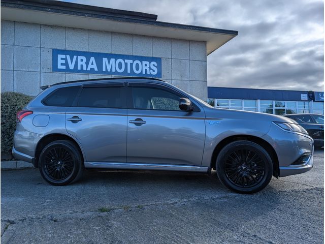 Image for 2021 Mitsubishi Outlander G BLACK EDITION PHEV HYBRID AUTOMATIC 2.4 PETROL //HIGH SPEC//HALF LEATHER HEATED SEATS//HEATED STEERING WHEEL//REVERSE CAMERA//KEYLESS ENTRY//ADAPTIVE CRUISE CONTROL//