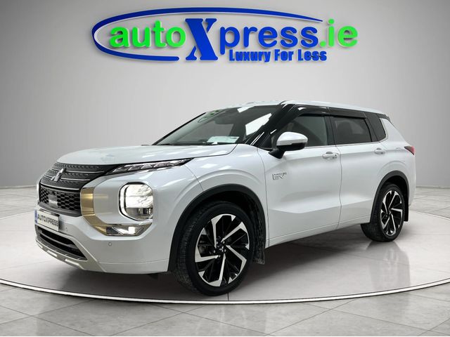 Image for 2023 Mitsubishi Outlander 4WD PHEV Low mileage, Reversing camera
