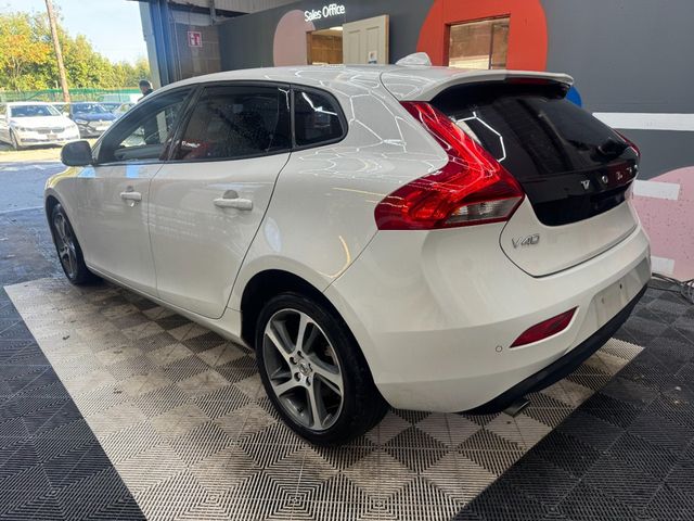 Image for 2019 Volvo V40 2019 VOLVO V40 D4 MOMENTAM AUTOMATIC 2.0/ PARKING CAMERA/ CRUISE CONTROL/ PADDLE SHIFTERS/ ELETRIC AND HEATED SEATS