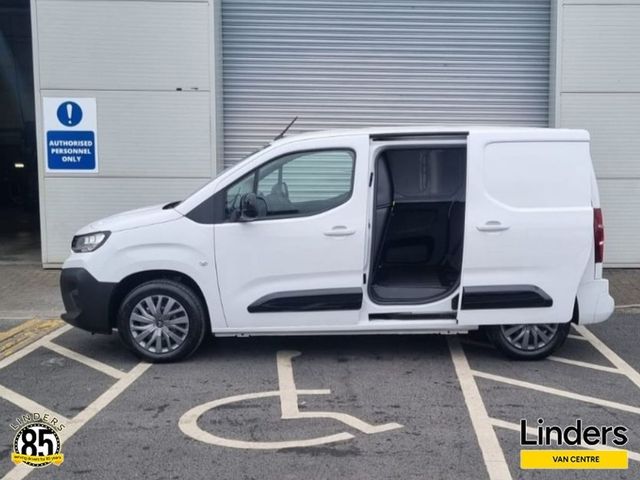 Image for 2025 Citroen Berlingo TOP SPEC 252 0KMS DEMO 