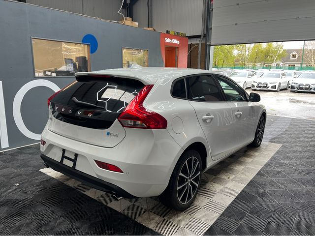 Image for 2017 Volvo V40 €15950 2017 VOLVO V40 D4 MOMENTUM 2.0 AUTOMATIC / CRUISE CONTROL / REVERSE CAMERA / ELECTRIC MEMORY SEATS AND MORE