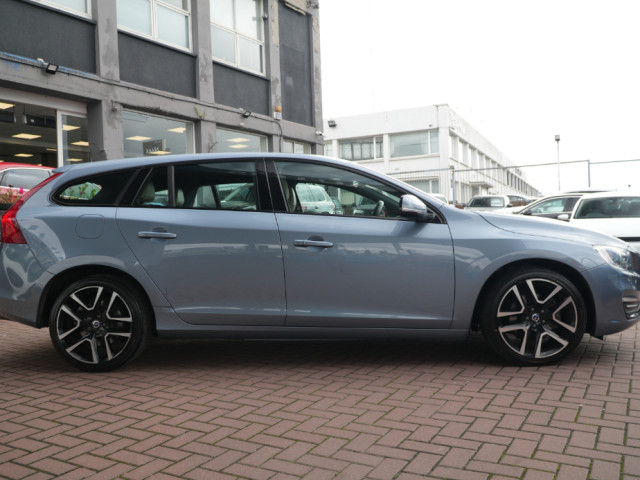 Image for 2017 Volvo V60 2017 VOLVO V60 D4