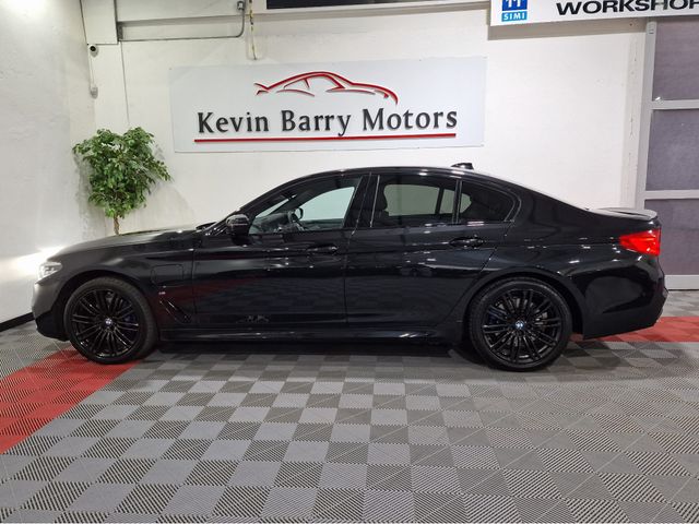 Image for 2020 BMW 5 Series 530E X-DRIVE M SPORT (HUGE SPEC) AUTOMATIC **19" ALLOYS / APPLE CARPLAY & ANDROID AUTO / ELECTRIC BOOTLID / GESTURE CONTROL / HEAD UP DISPLAY / REVERSE CAMERA / SAT NAV / WIRELESS PHONE CHARGING**