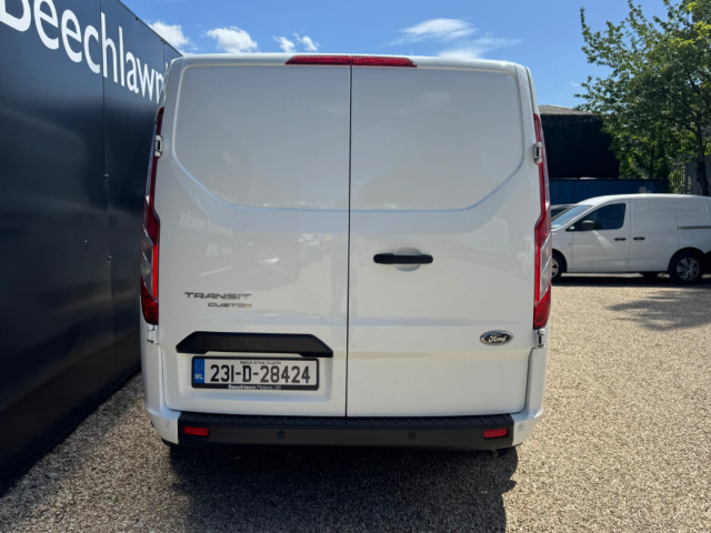 Image for 2023 Ford Transit Custom AUTOMATIC 2.0 TDCI 130PS TREND LWB // PRICE EXCL. VAT // ONE OWNER // FULL SERVICE HISTORY // 03/27 CVRT // AIR CON, CRUISE AND PARKING SENSORS // 