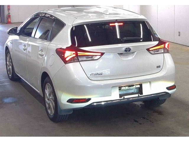 Image for 2017 Toyota Auris Hybrid 