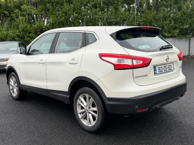Image for 2015 Nissan Qashqai 1.5 DCI Acenta Smart Vision 110PS 5DR