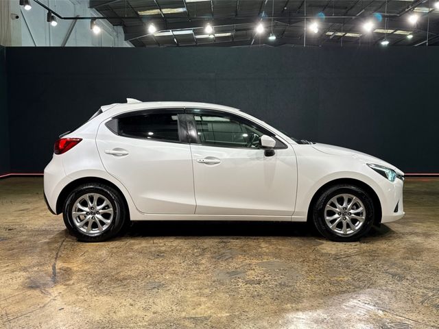 Image for 2017 Mazda Demio 1.3L AUTOMATIC - FACTORY ALLOYS - HEATED SEATS - PUSH BUTTON START/STOP - A/C HEATING CONTROLS