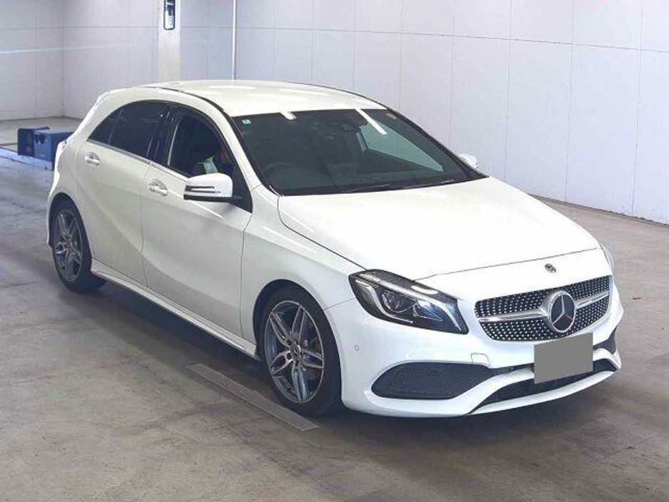 Image for 2018 Mercedes-Benz A Class 2018 MERCEDES-BENZ A180 AMG STYLE AUTOMATIC / CRUISE CONTROL / PARKING CAMERA / PADDLE SHIFTERS / AMBIENT LIGHTS