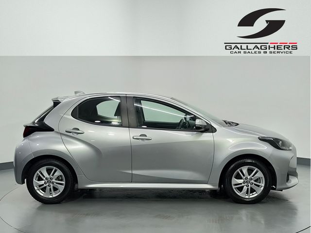 Image for 2022 Toyota Yaris (221) LUNA HYBRID PETROL AUTOMATIC
