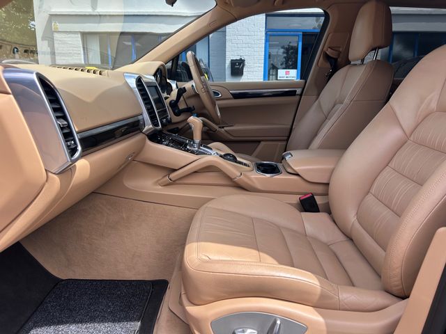 Image for 2012 Porsche Cayenne 2012 PORSCHE CAYENNE 3.0d AUTO HIGH SPEC