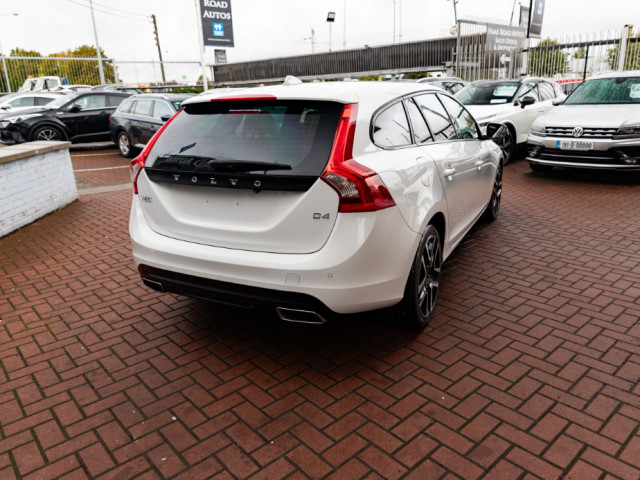 Image for 2017 Volvo V60 2.0D4 SE LUXURY DELUXE 5DR ESTATE AUTOMATIC // MINT CONDITION WITH ONLY 96, 000 KMS // BUY WITH CONFIDENCE AA AND SIMI APPROVED DEALER 2025 // FINANCE ARRANGED // ALL TRADE INS WELCOME // 
